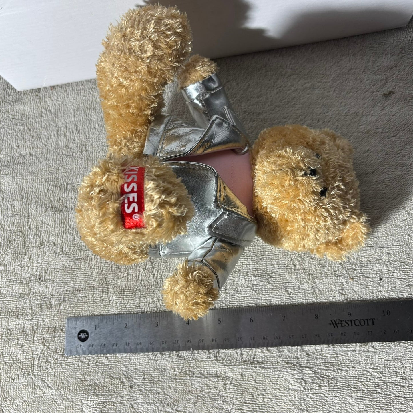 Kisses Bear - Plushie