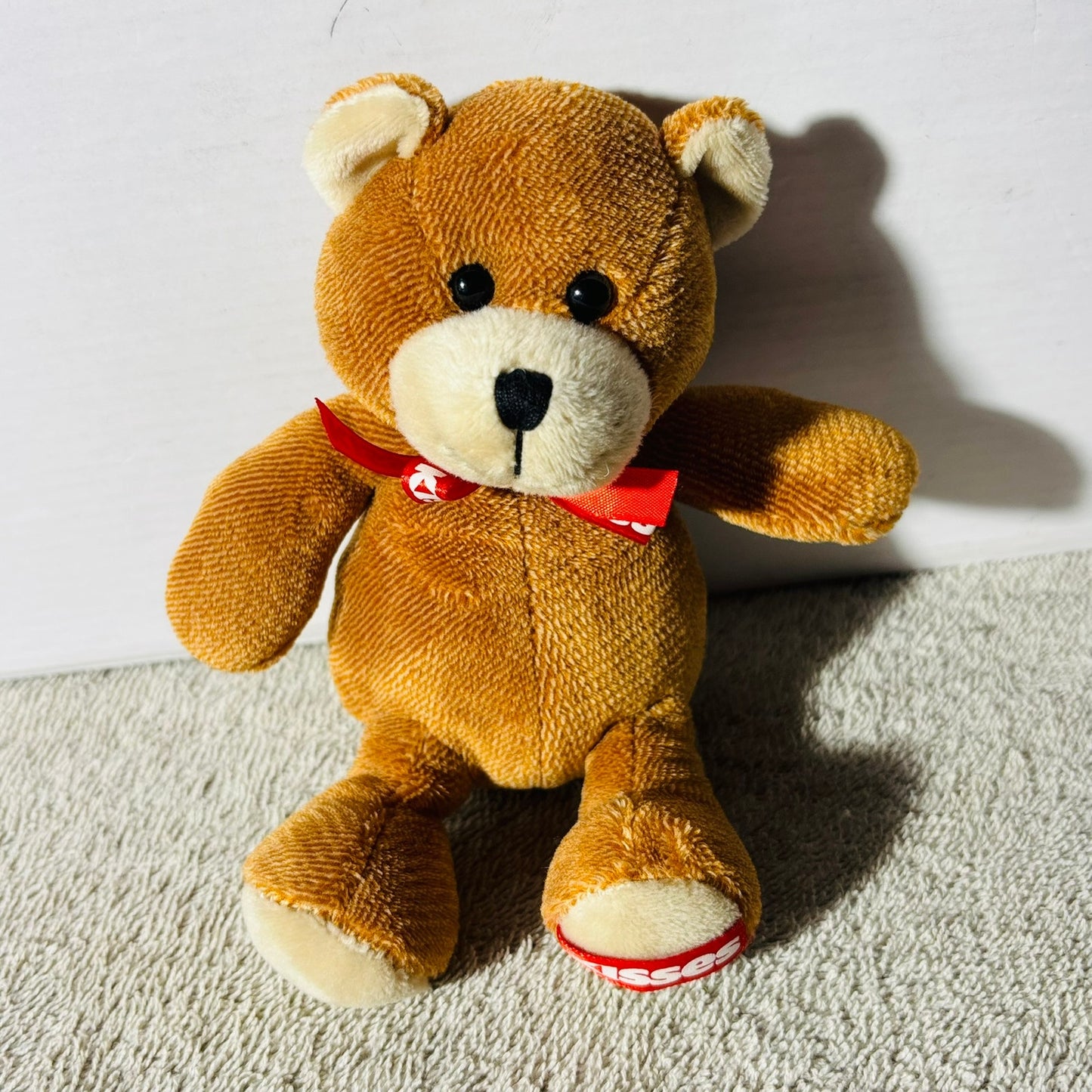 Kisses Bear - Plushie