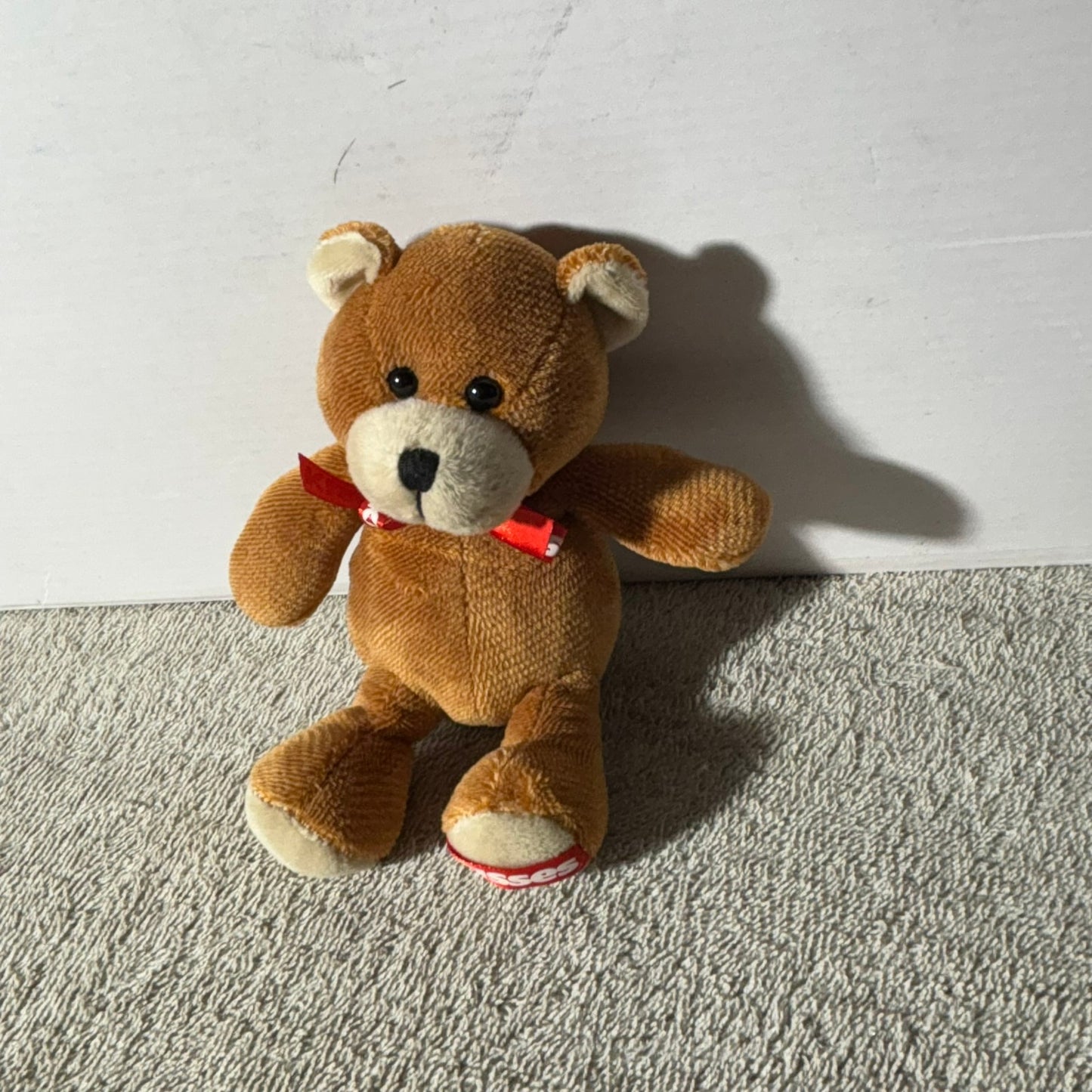 Kisses Bear - Plushie