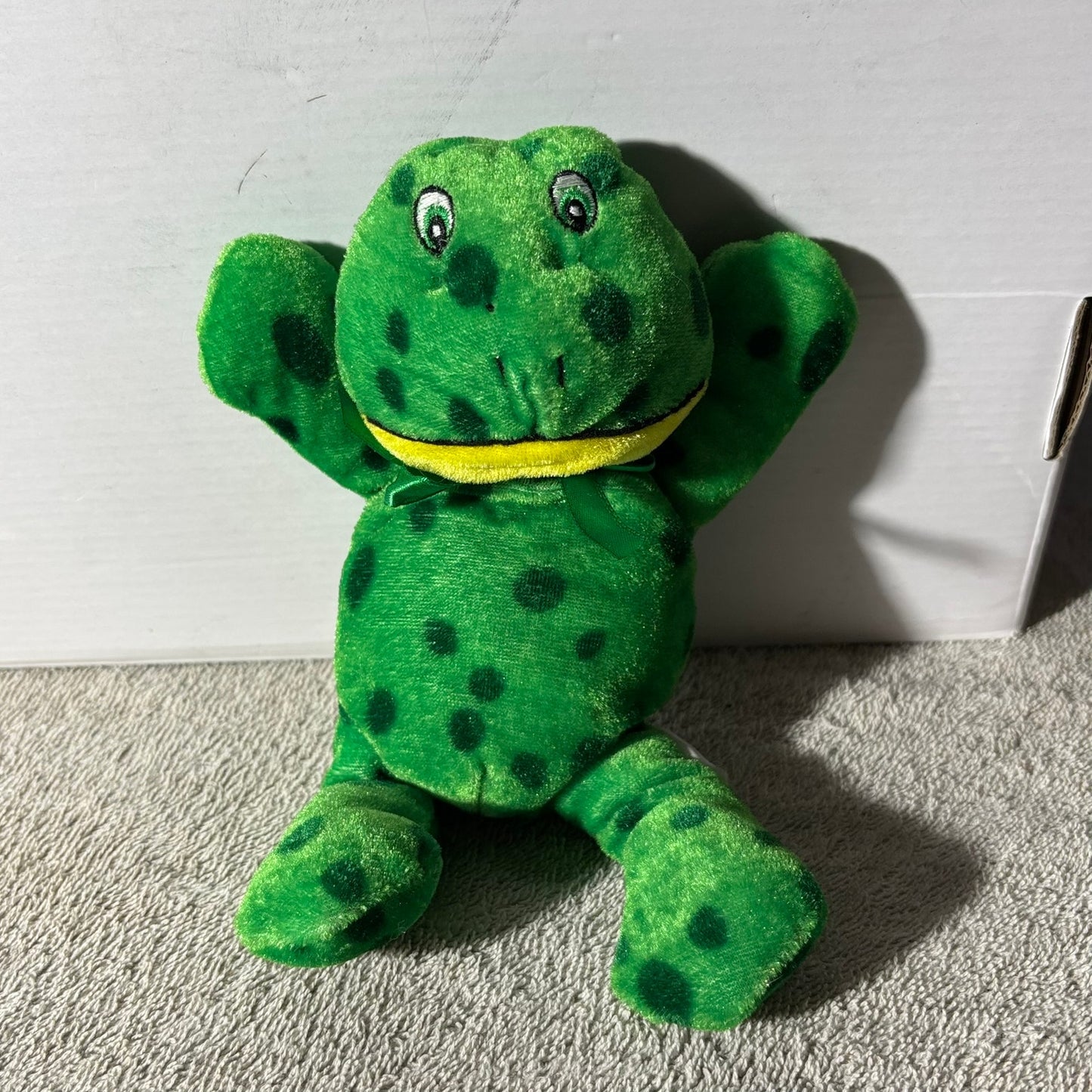 Green Frog - Plushie