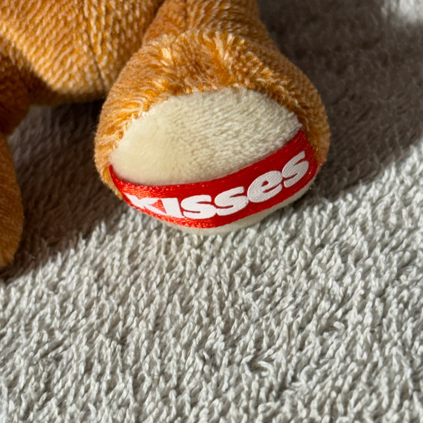 Kisses Bear - Plushie