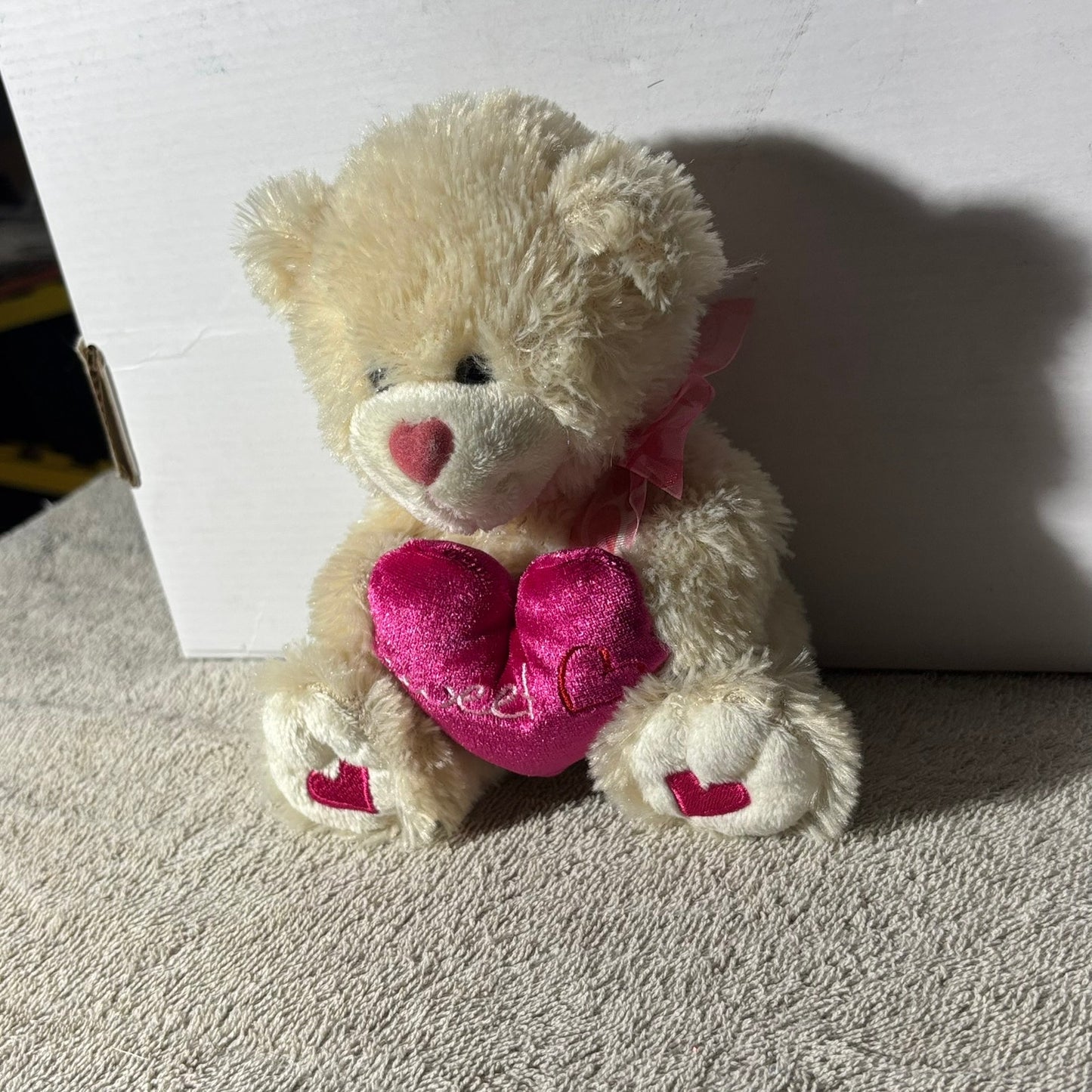 Loving Bear - Plushie