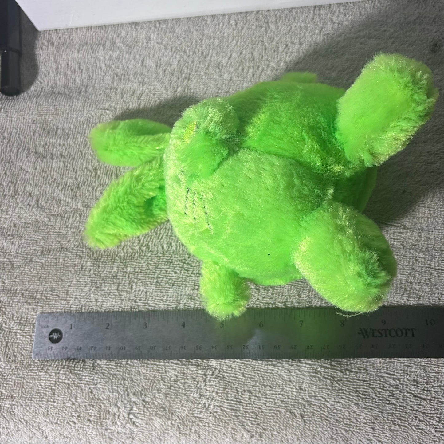 Dan Dee Green Bunny - Plushie