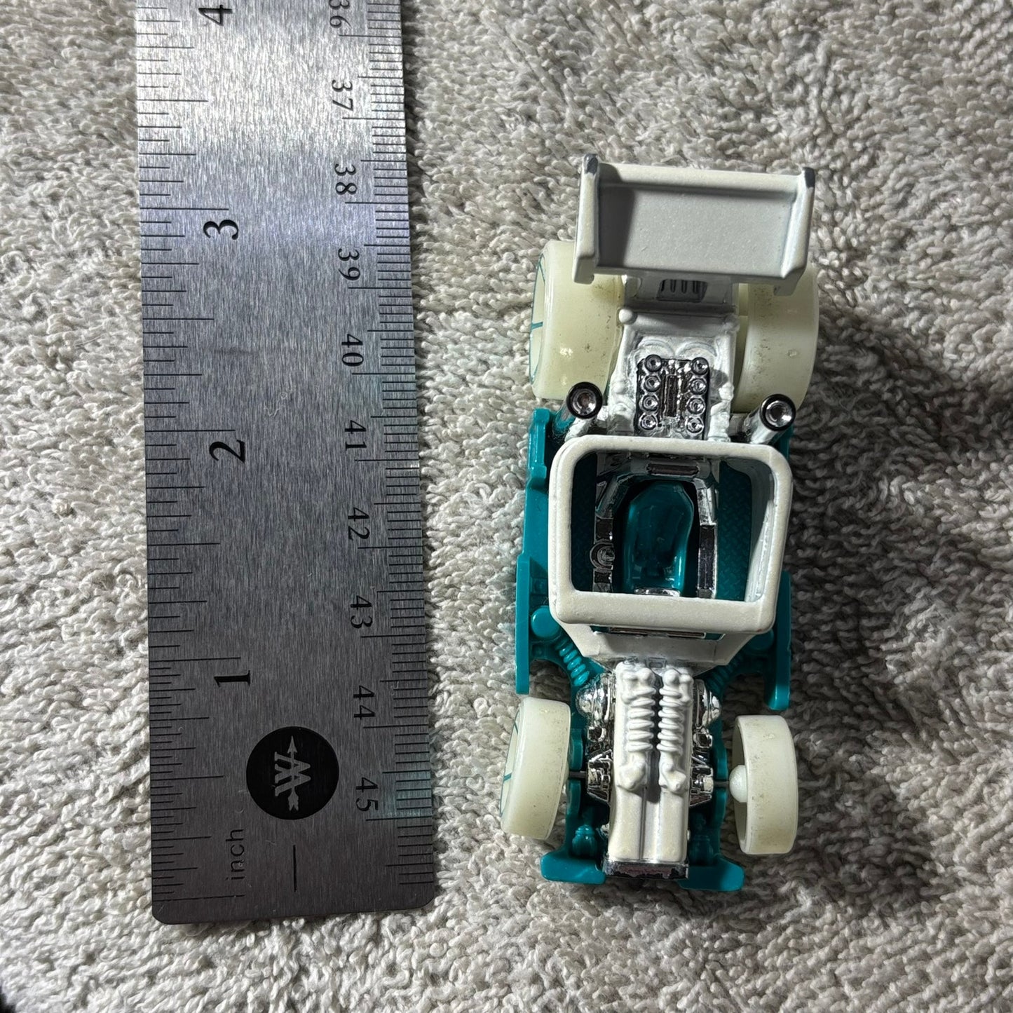 Hot Wheel White Car - Toy