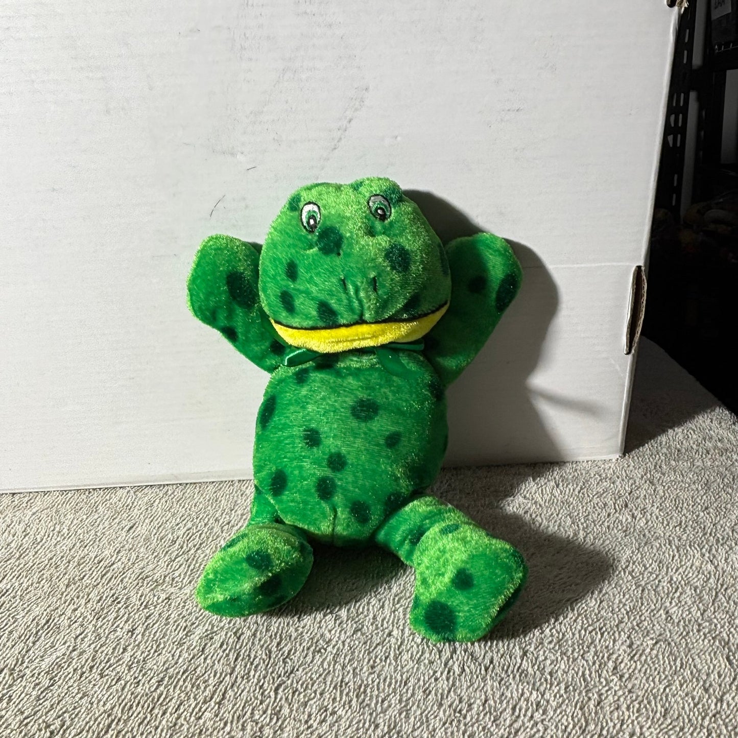 Green Frog - Plushie