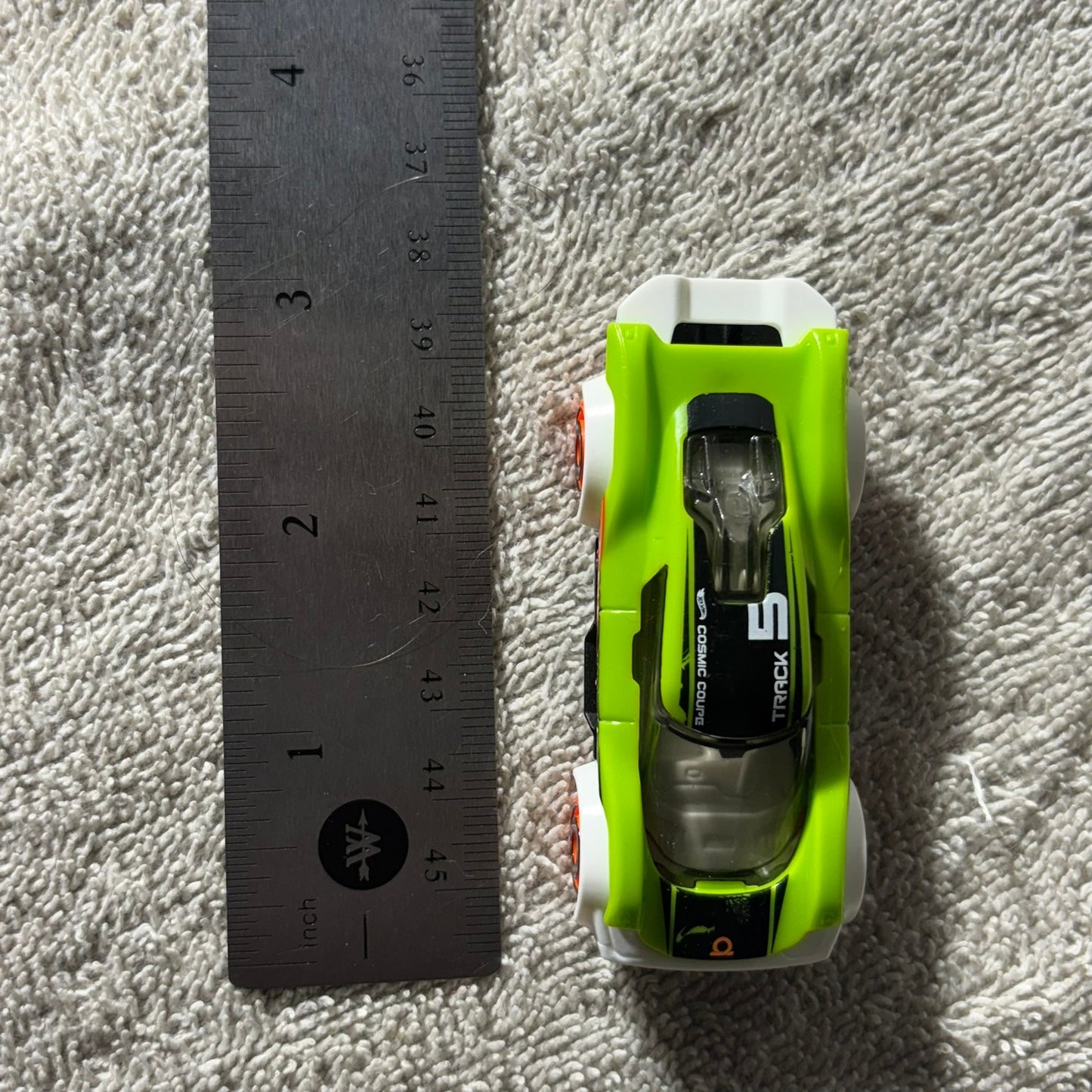 Track 5 Hot Wheels Car - Toy