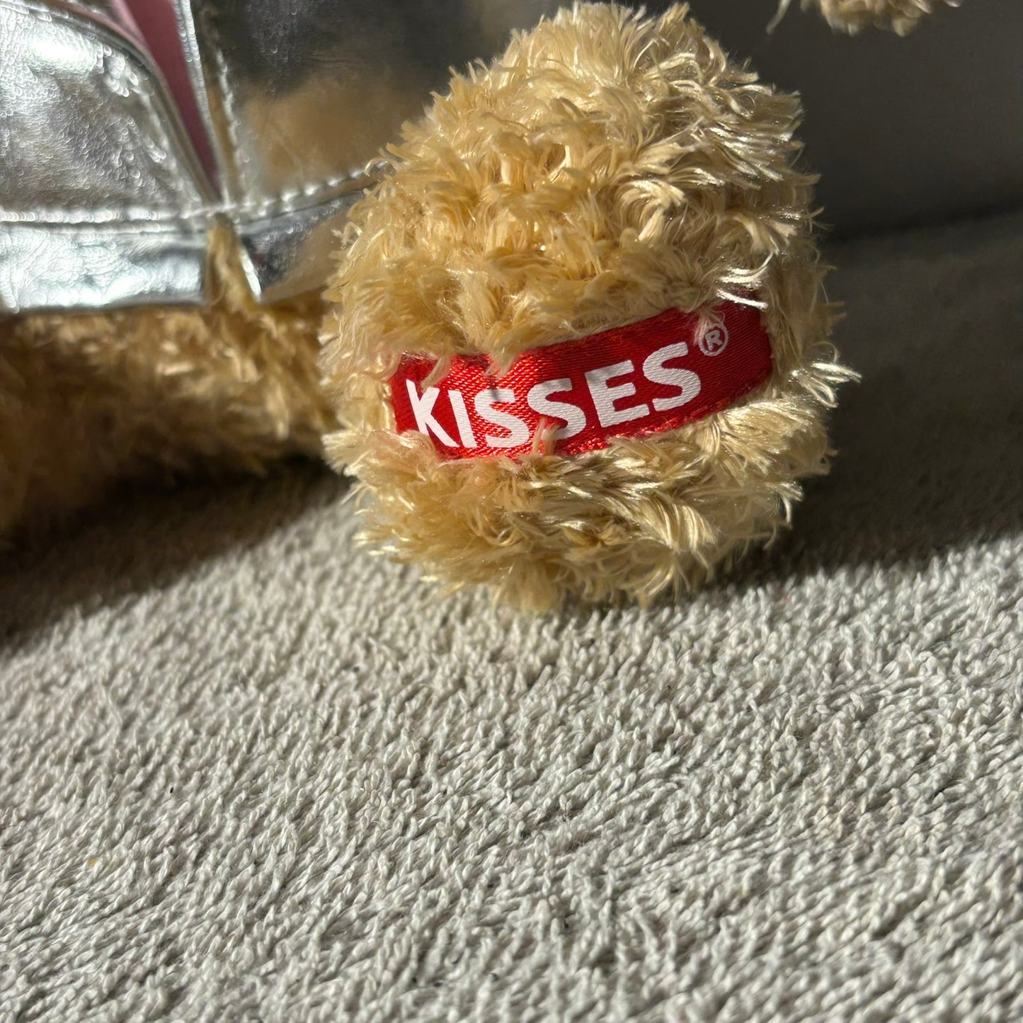 Kisses Bear - Plushie