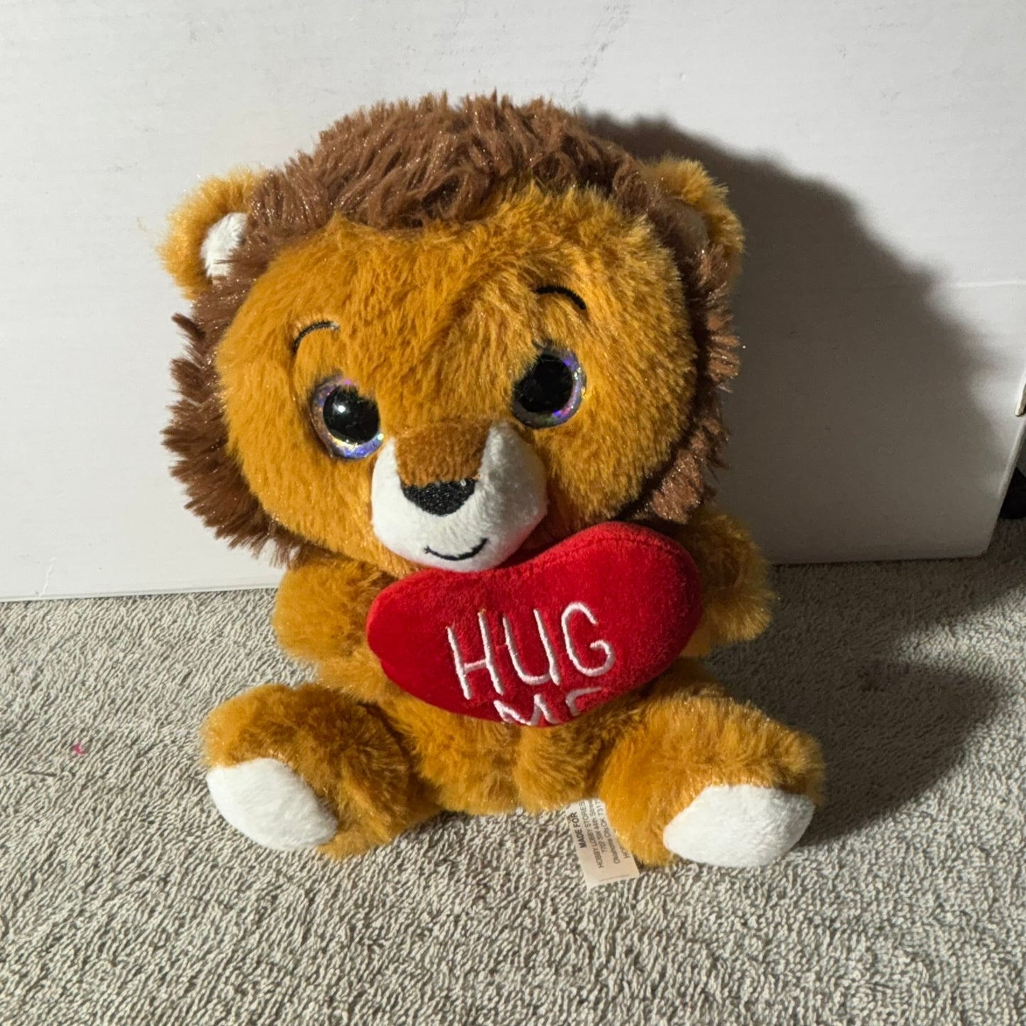 Hug Lion- Plushie