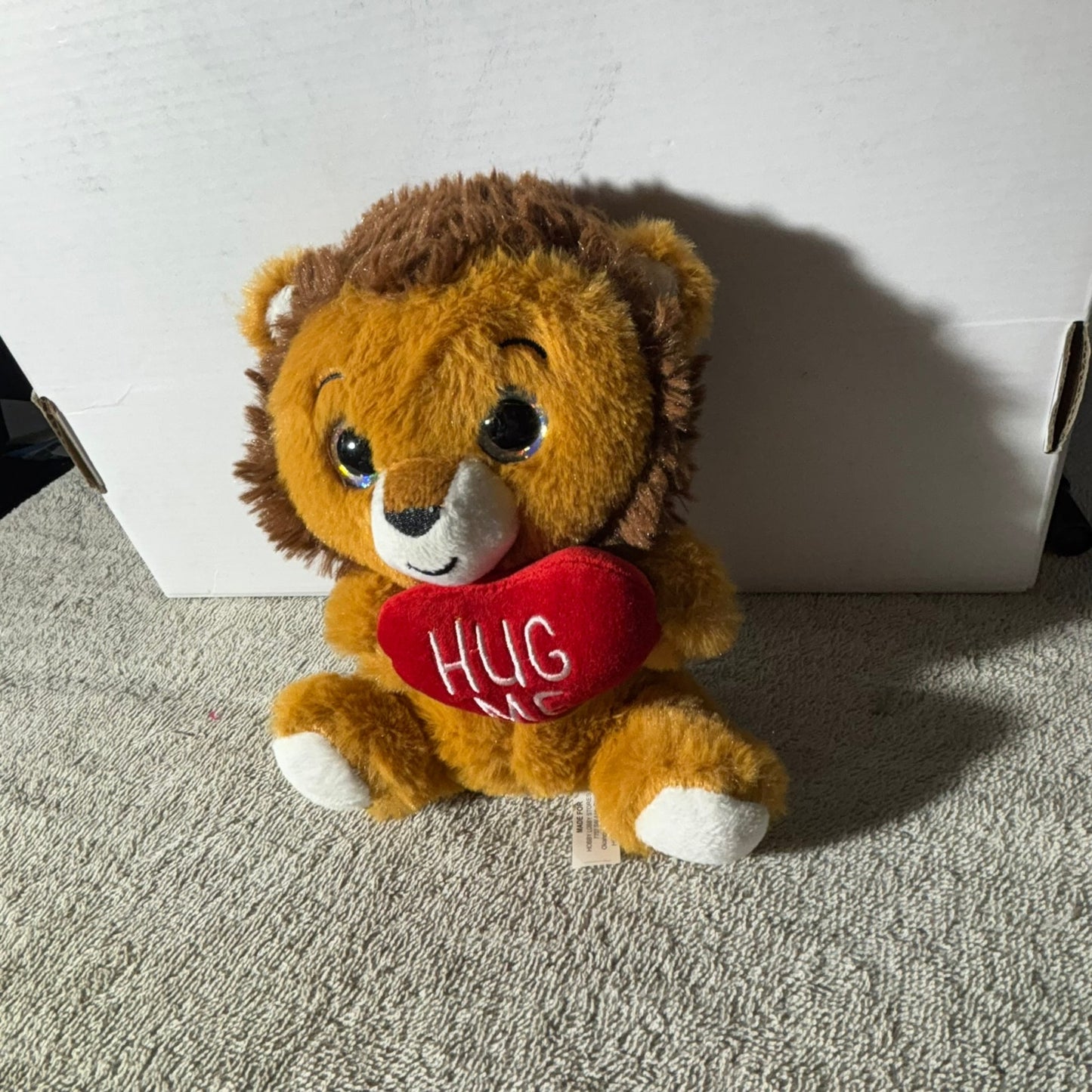 Hug Lion- Plushie