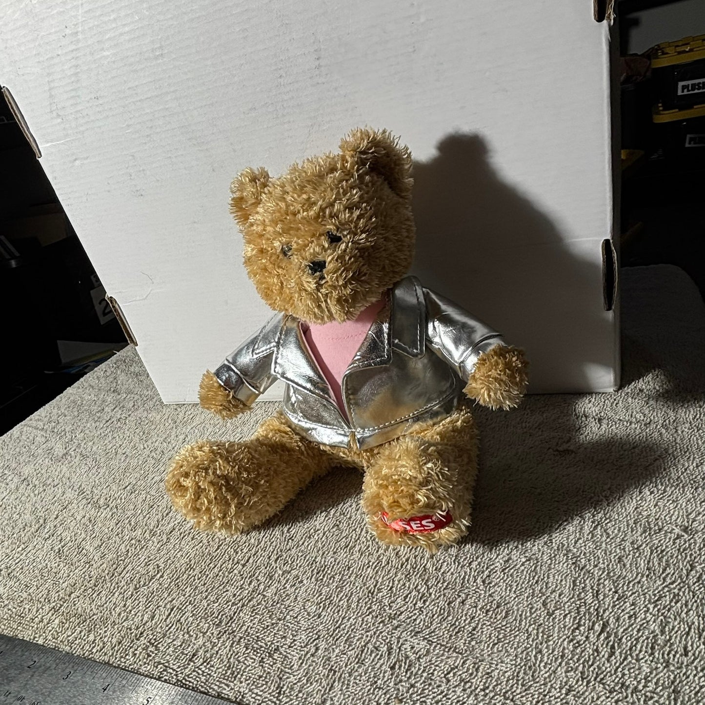 Kisses Bear - Plushie