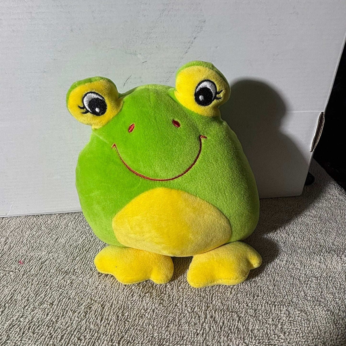 Cute Frog - Plushie