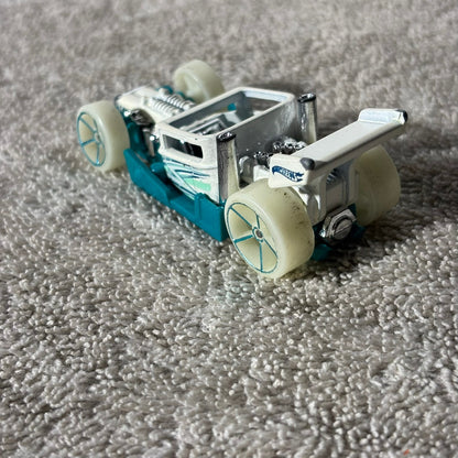 Hot Wheel White Car - Toy
