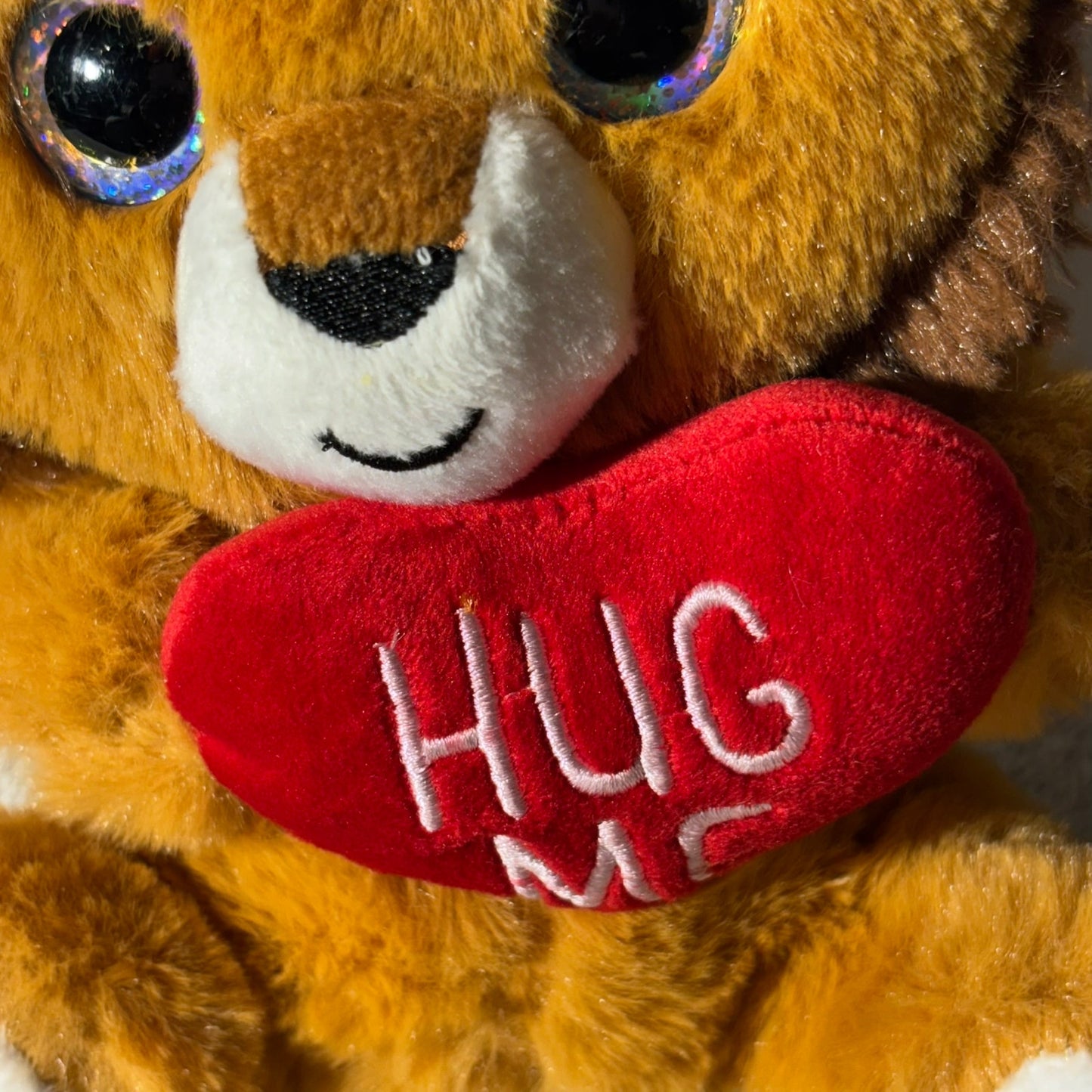 Hug Lion- Plushie
